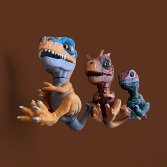 Lot of three WowWee WORKS Untamed fingerlings - Picture 1 of 4